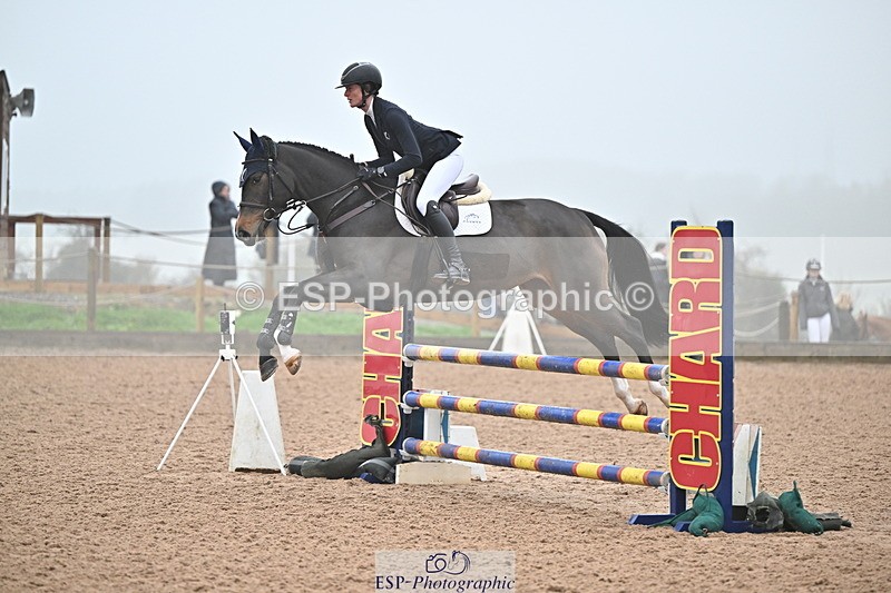 241103A-102653-06645 - SUN Cls 18 British Novice and 90cm Open