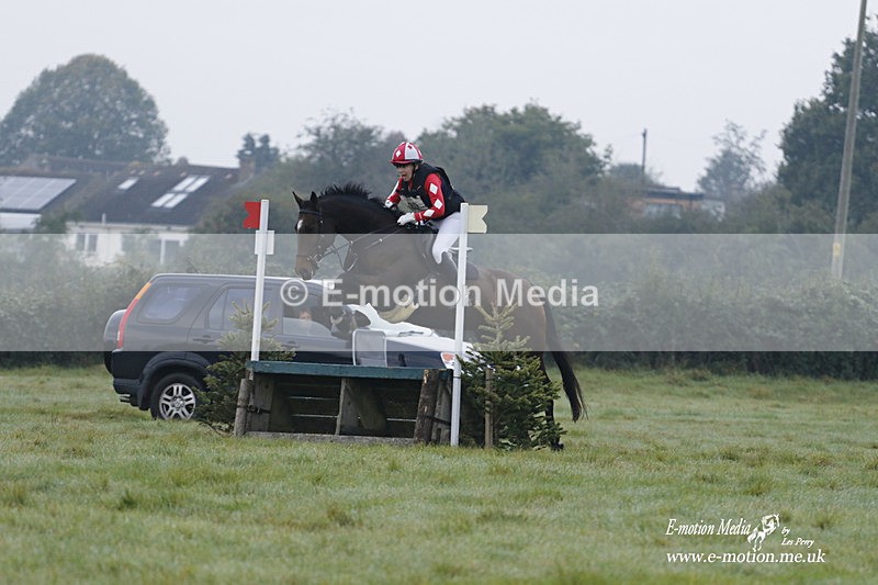 WWHT 171021 0425 - Novice Restricted (0.80m)  17/10/21