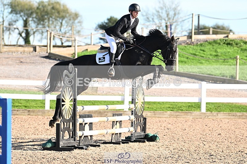 241026A-143945-01390 - SAT Cls 16-18 Children on Horses