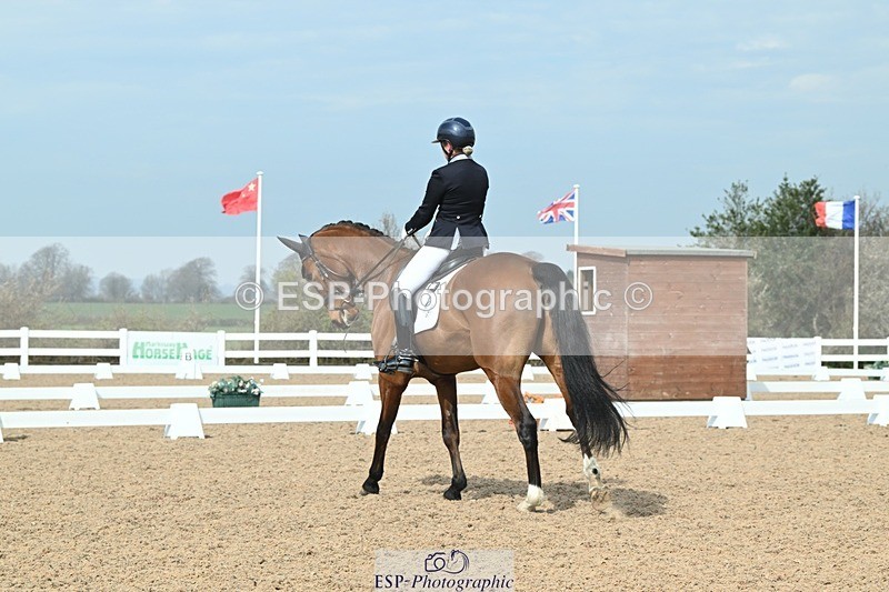 250403-103538-01482 - 036-Abbie.Newbury-Seagry.Viceroy