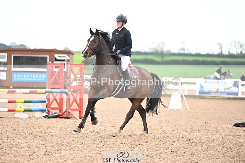 241023A-113923-00595 - Cls 1 British Novice and 90cm Open