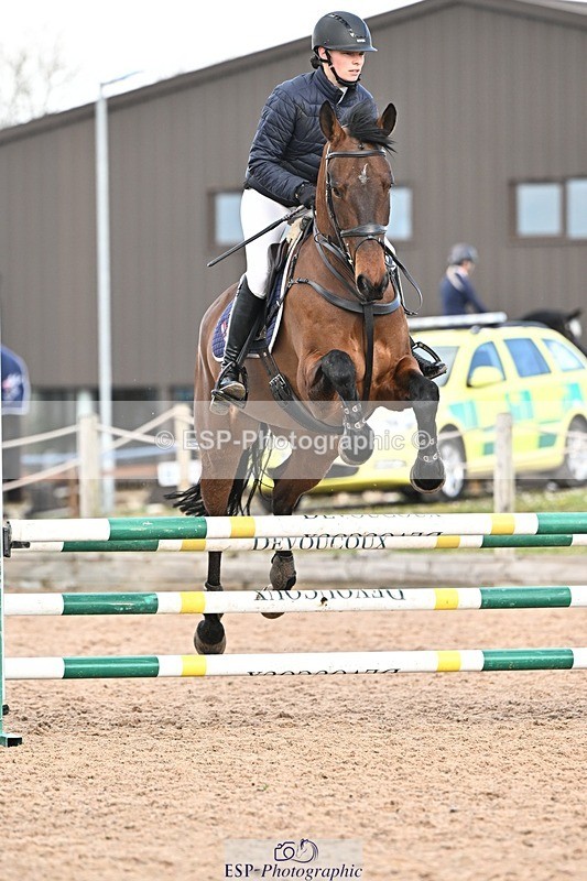 250416-101209-00238 - Cls 1 British Novice and 90cm