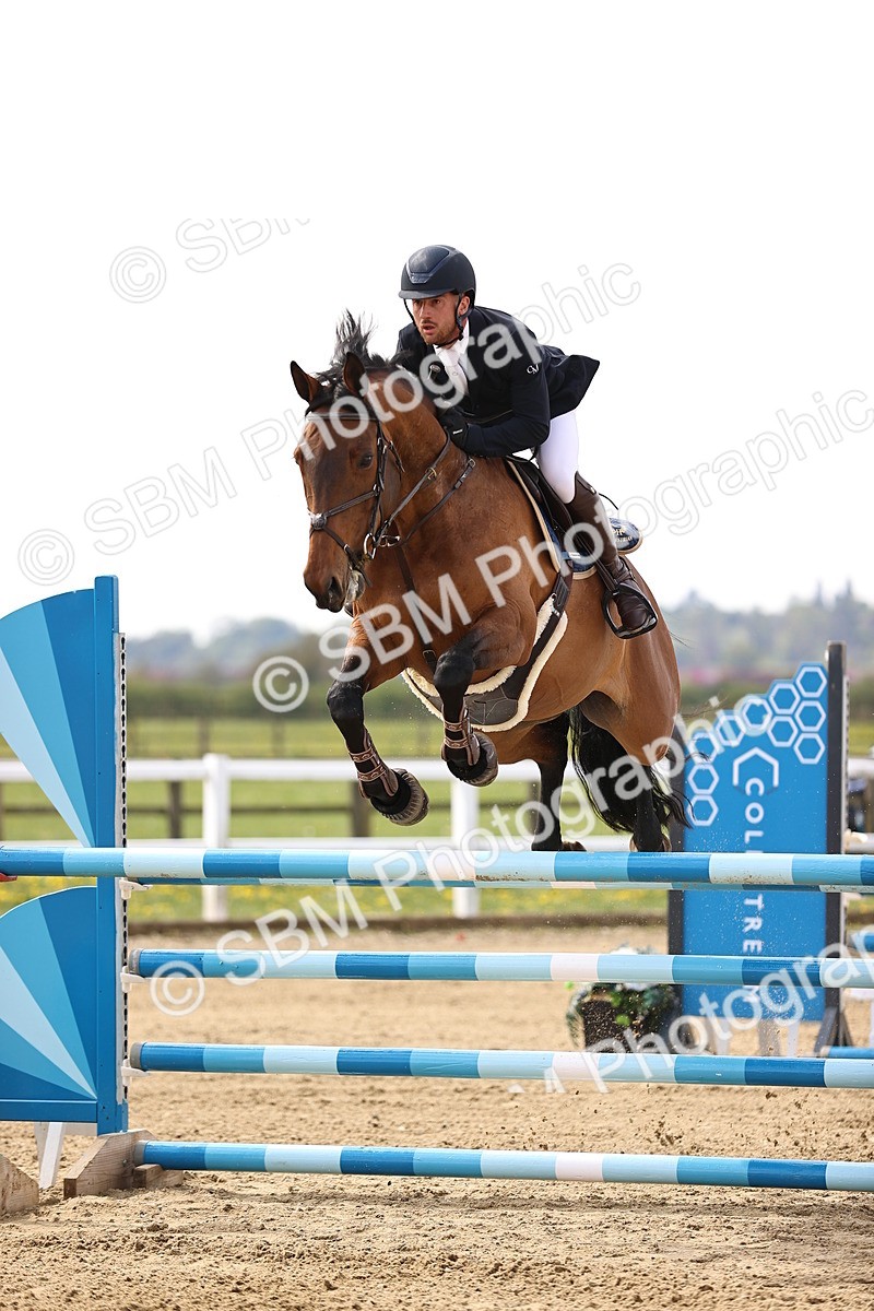 SBM_002294 - Class 11 - Senior newcomers - 1.10m