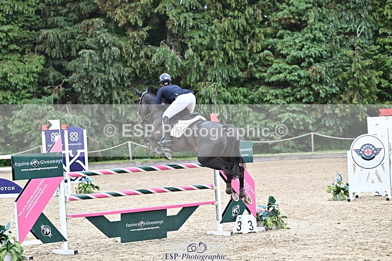 250524A-131123-11288 - D-409-Kirsty.Chabert-HERALDIKS.GIRL.OPPOSITION