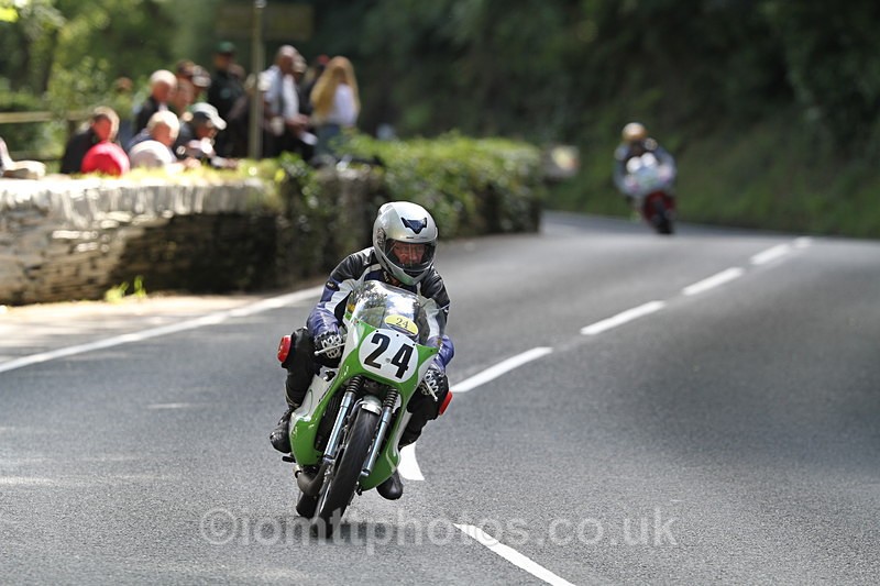 FOM_1052 - Classic TT Lap of honour