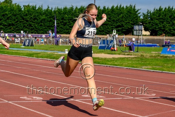 Age26 SUN-918537 - Track Female Set One