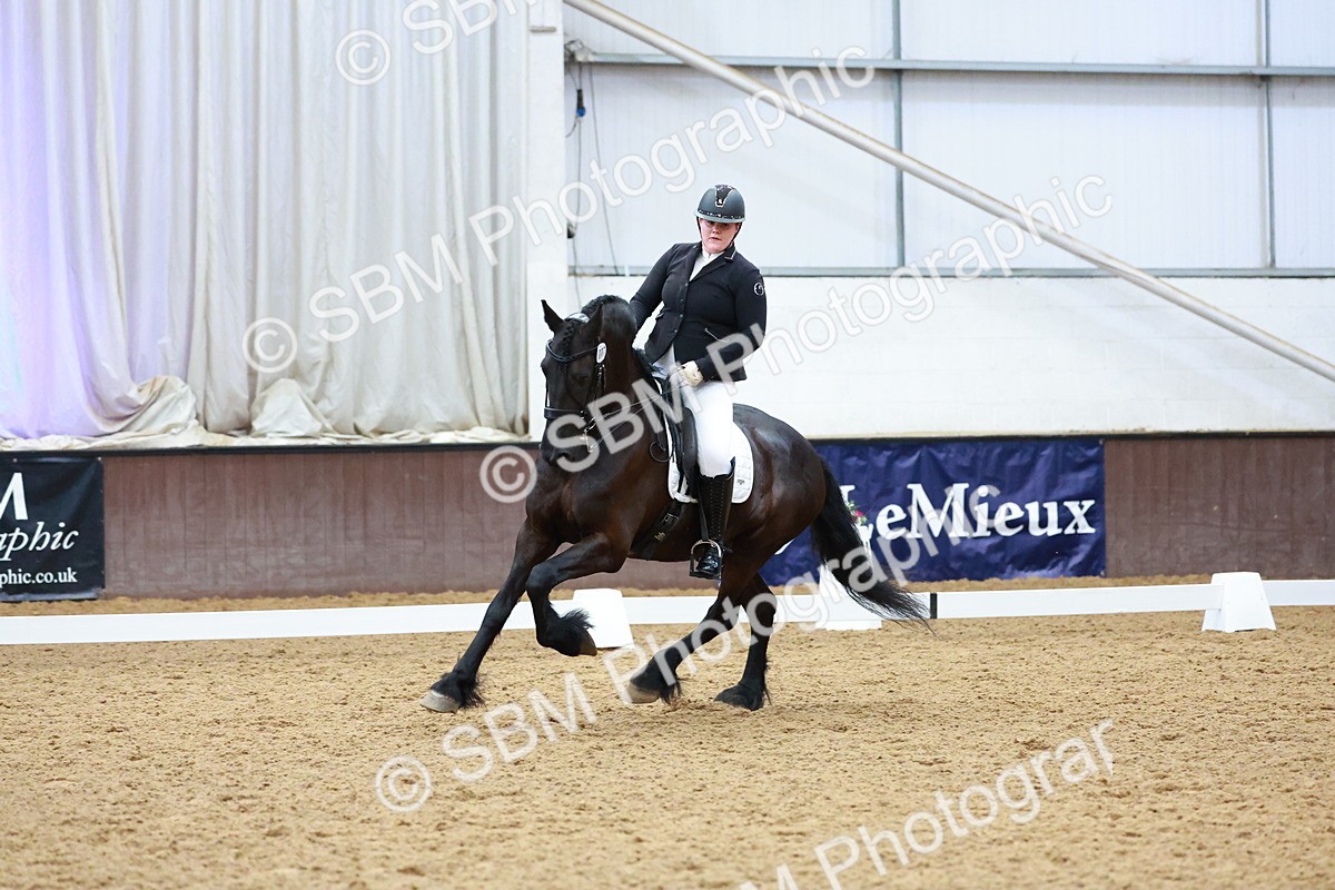 SBM_004063 - Class 12 - E2 Championship - 14.50-15.53