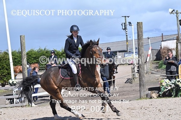 BPP_0021 - CLASS 19 SUN Senior British Novice/ 90cm Open