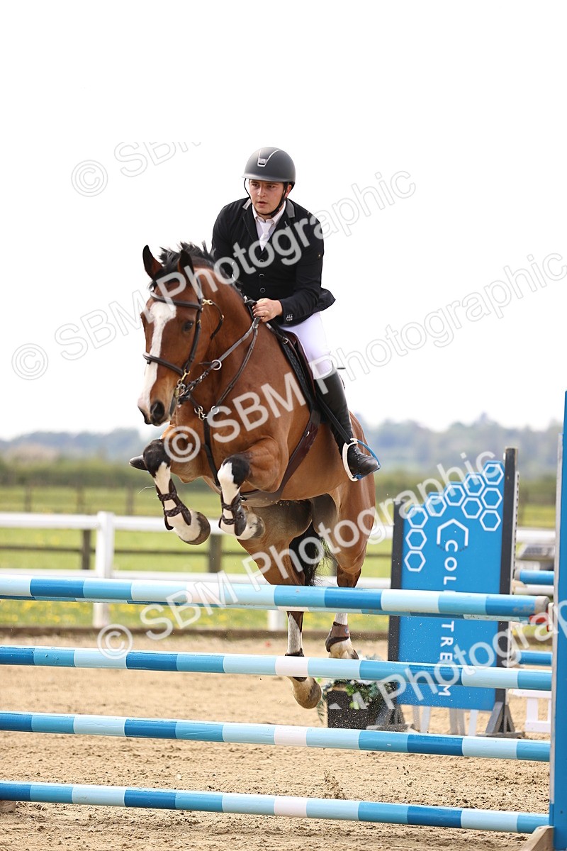 SBM_002442 - Class 11 - Senior newcomers - 1.10m