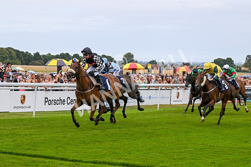 140824-Race 3-King Sharja-6227 - Race 3