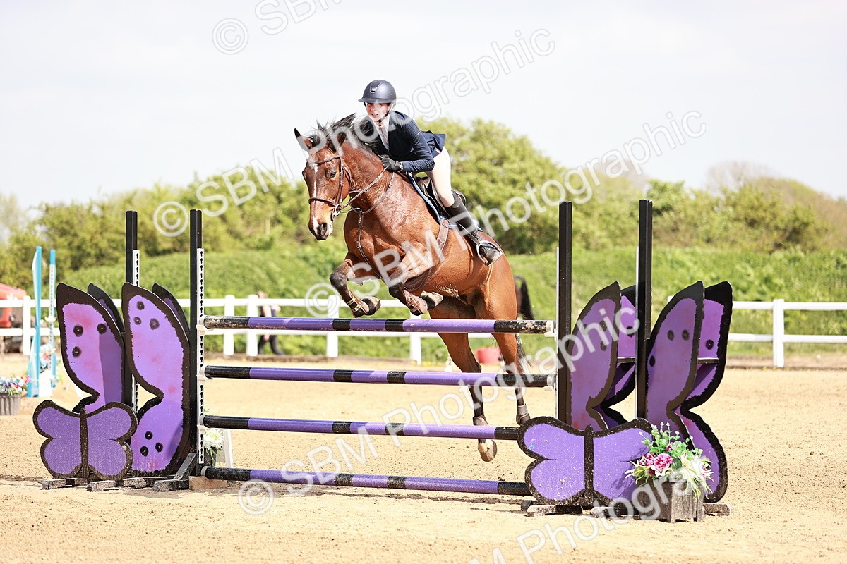  - Class 26 - Senior Foxhunter - 1.20m
