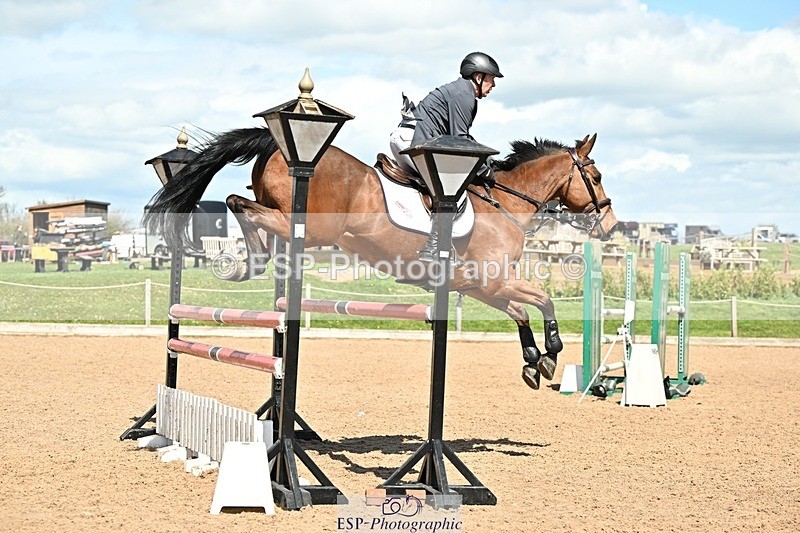 250416-134301-01211 - Cls 4 Newcomers and 1.10m