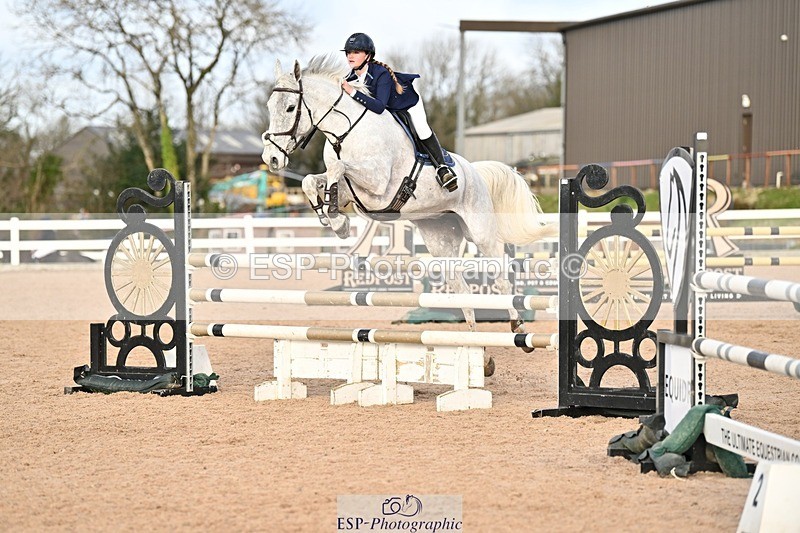 241208-132448-01770 - Cls 21 Newcomers and 1.10m Open