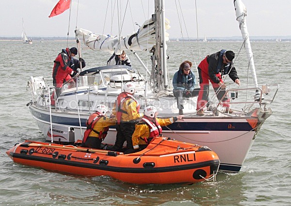 100411 JLP SAILING CLUB - RNLI IMG_0497 - APRIL 11th 2010 - JLP SAILING CLUB & RNLI