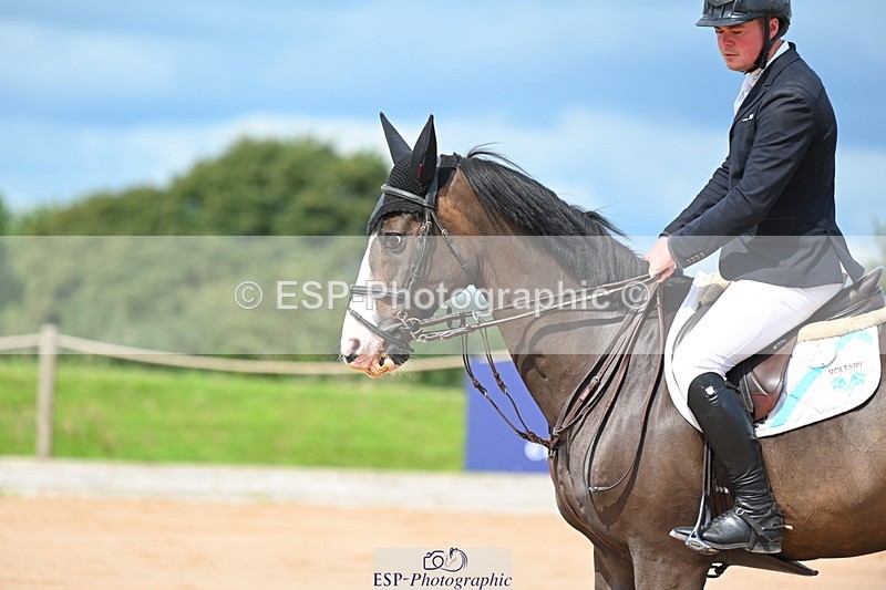 230721A-105018-05456 - Cls 6, 2 Star Medium 1.35m