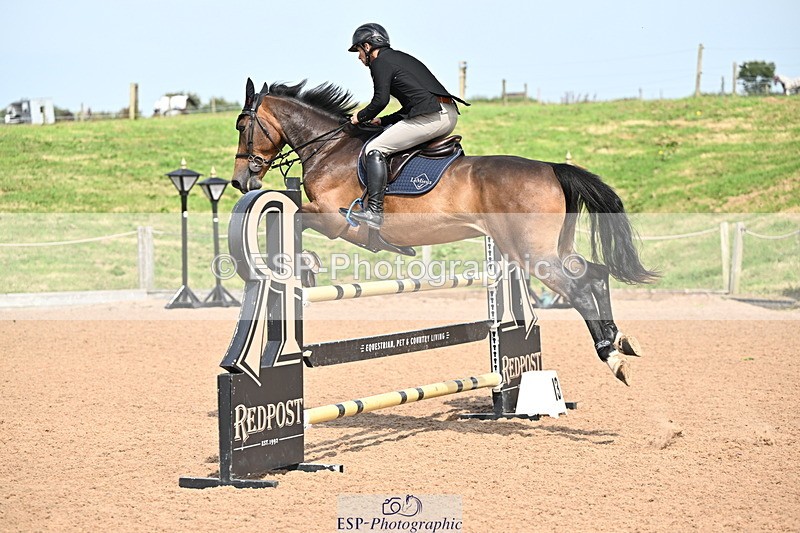 240828A-140353-00779 - Cls 4 Snr Newcomers and 1.10m Open