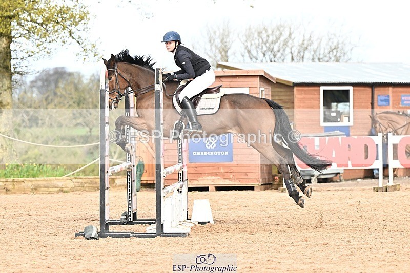 250416-094619-00101 - Cls 1 British Novice and 90cm