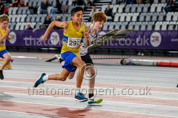 Age26SUN-918276 - Track Male Set One