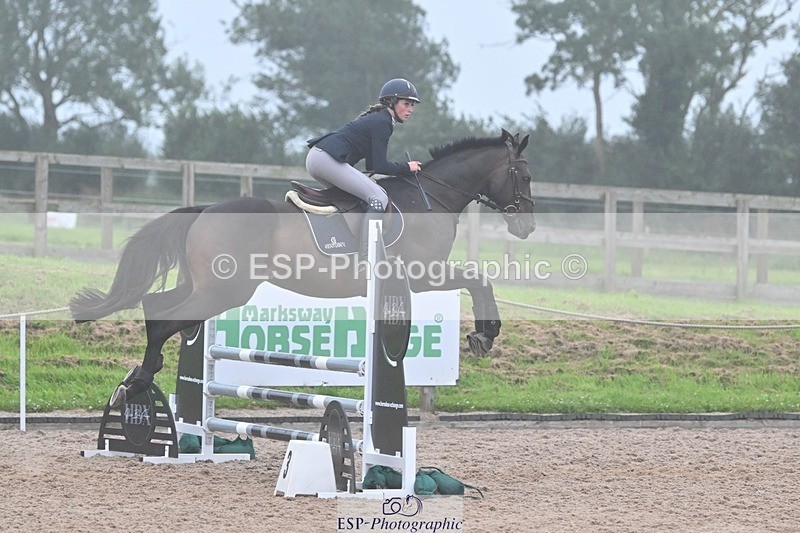 240813-192825-00932 - Classes 7 A&B 90cm