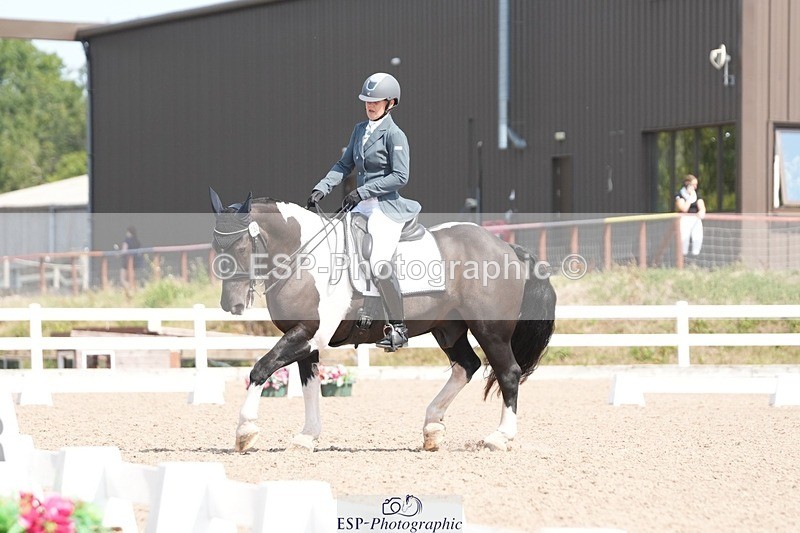 250817-122417-09048 - 163-Hannah.TownleyThe.Domino.Effect