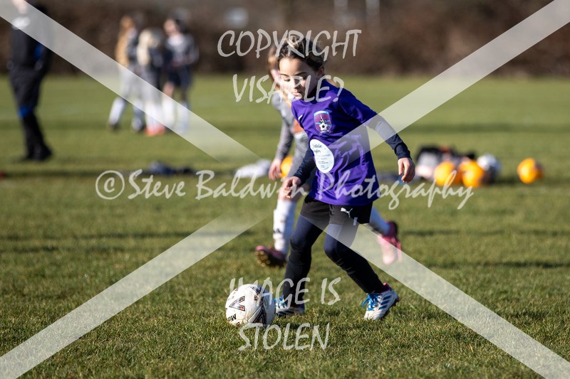 1DX31289 - 2026-01-17 FC Abbey Meads U9 Purple Girls V Develop FC U9 Girls