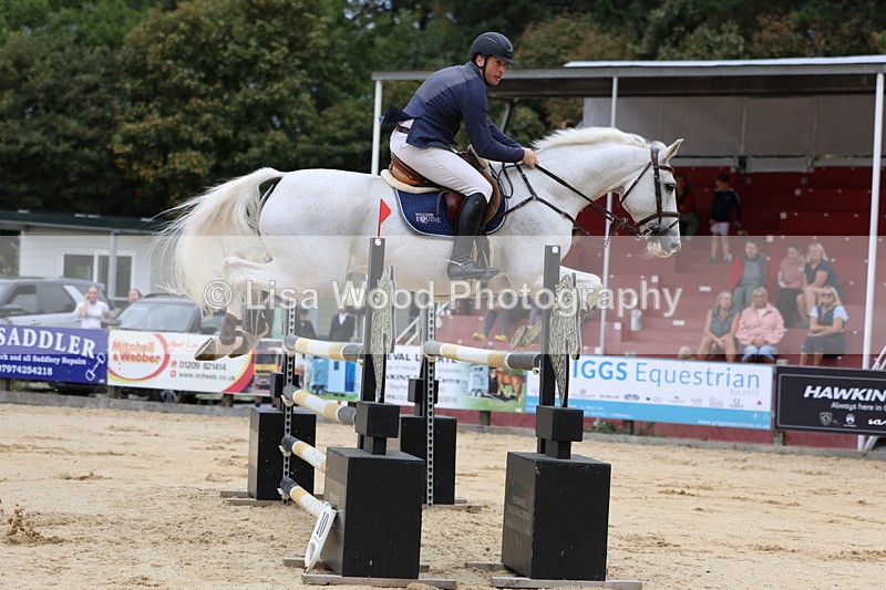 3E7A3274 - Class 9: Senior Foxhunter/1.20 open