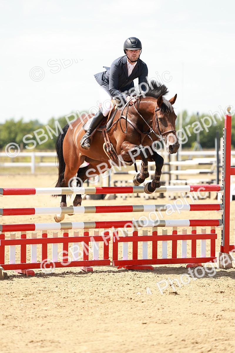 SBM_007491 - Class 3 - Senior Newcomers - 1.10m Open