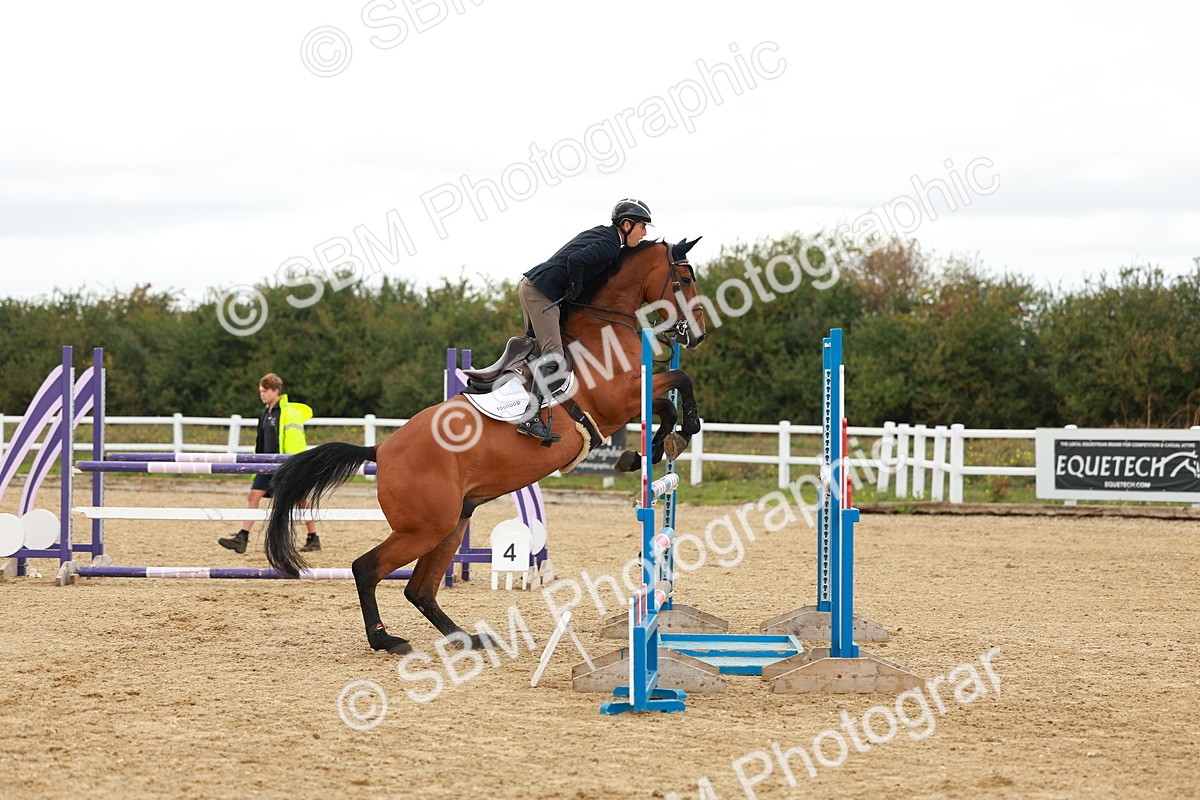 SBM_001448 - Class 4 - Senior Newcomers - 1.10m