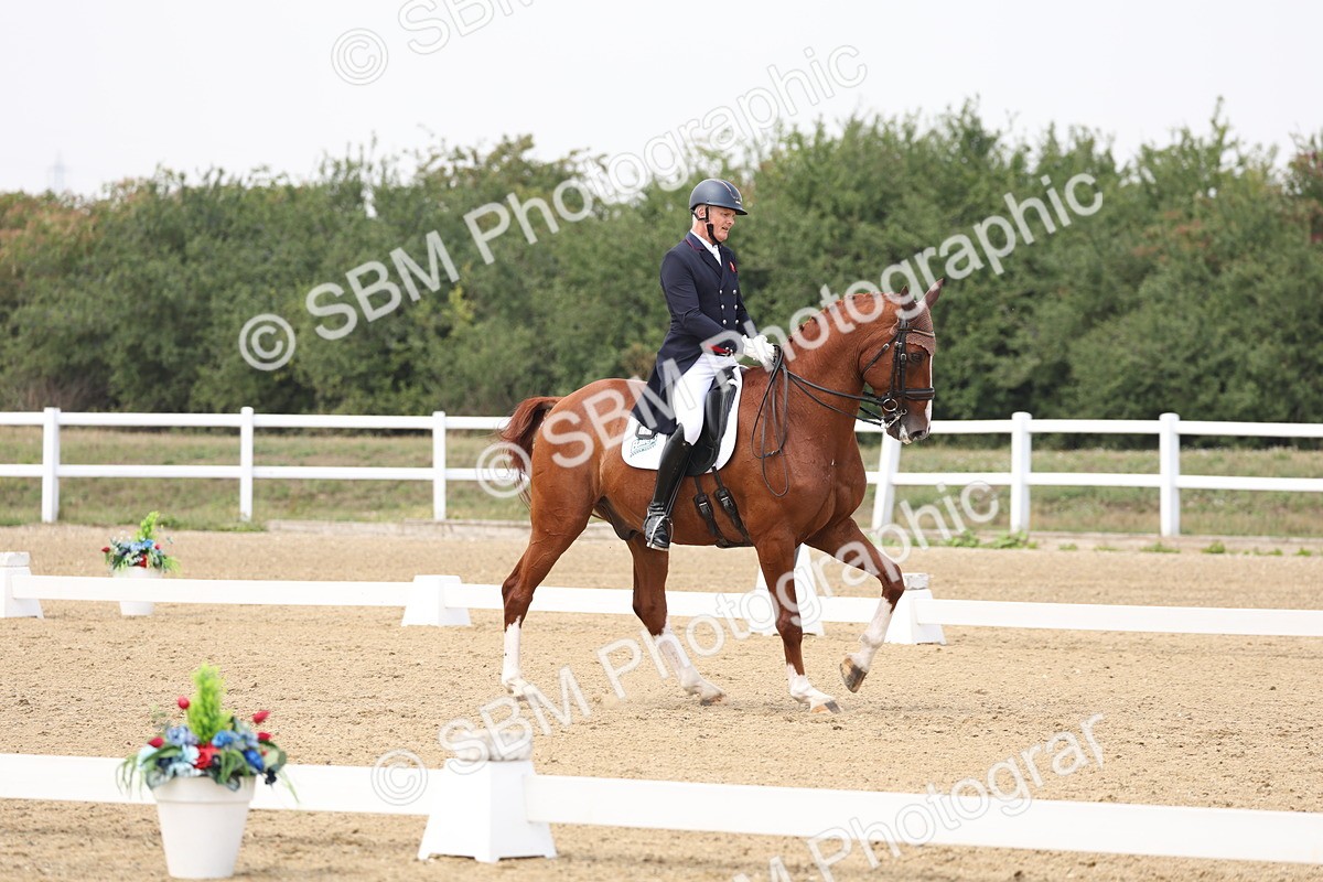 SBM_007403 - Class 9 - FEI INT I - 14.57-15.45