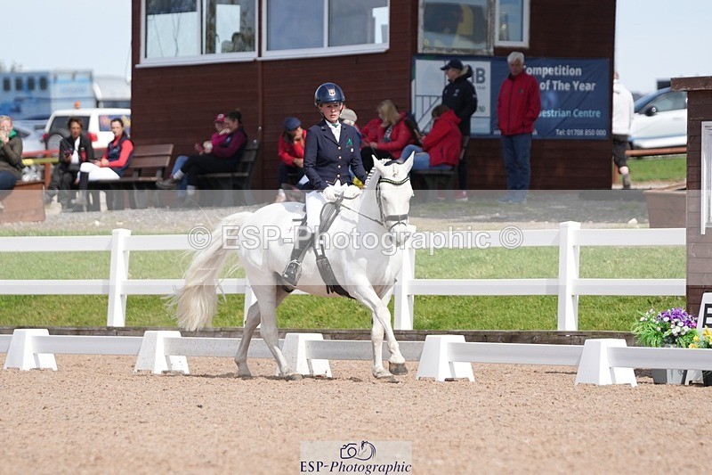 250906-135803-03808 - 067-Laura.PercyConobola.Cascade