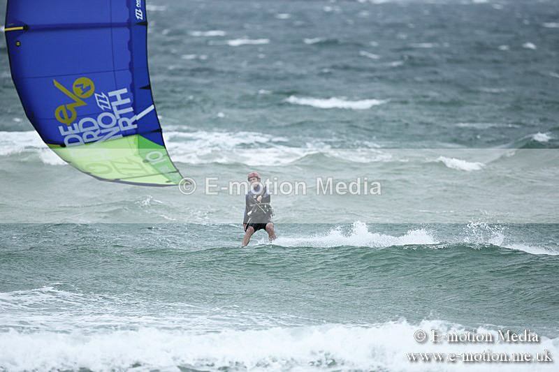 KS 150913-7 - Kite Surfing