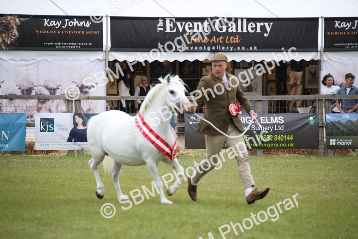 SBM_09902 - Ch 50 - Price Family Supreme In Hand