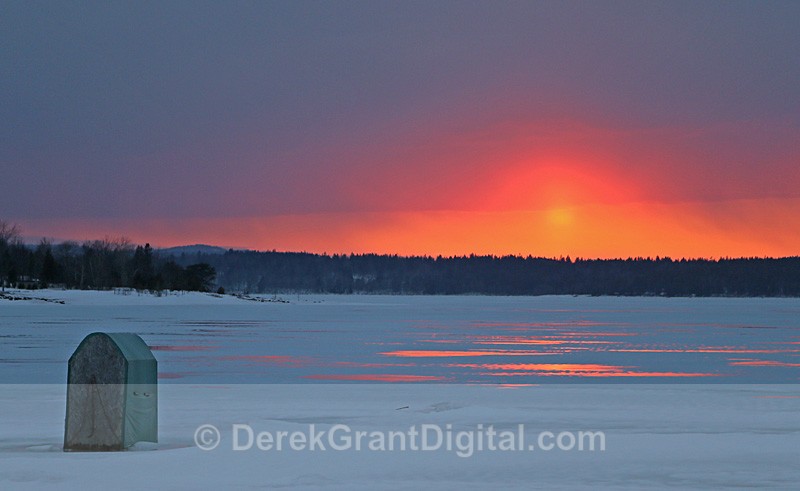 Renforth Ice Fishing Shack @ Sundown - Sunset/Moonrise