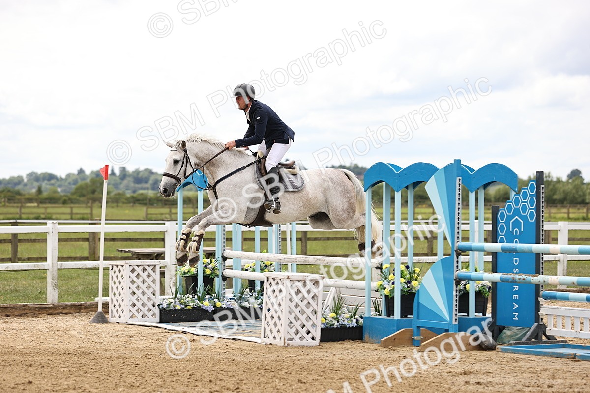 SBM_003022 - Class 11 - Senior Newcomers - 1.10m