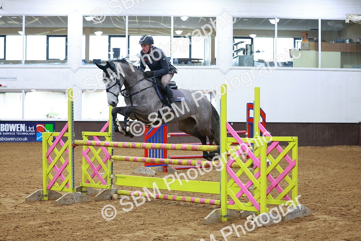 SBM_001839_Class 4 - Senior Newcomers - 110m - Customer Cart - Anthony