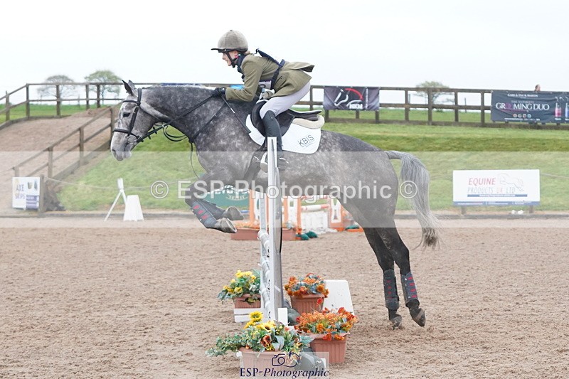 250419-100400-07906 - 508-Maisy.Miller-HEADDON.SWAN.SONG