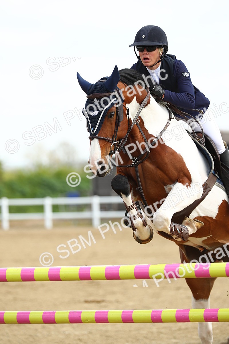 SBM_001203 - Class 4 - Senior Newcomers 1.10m
