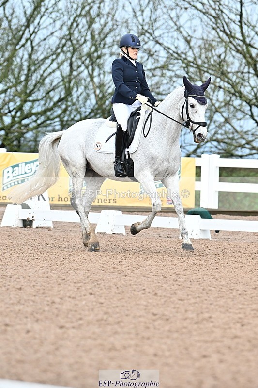 240218A-091904-04724 - 147-Tammie.Wells-Silver.moonshine