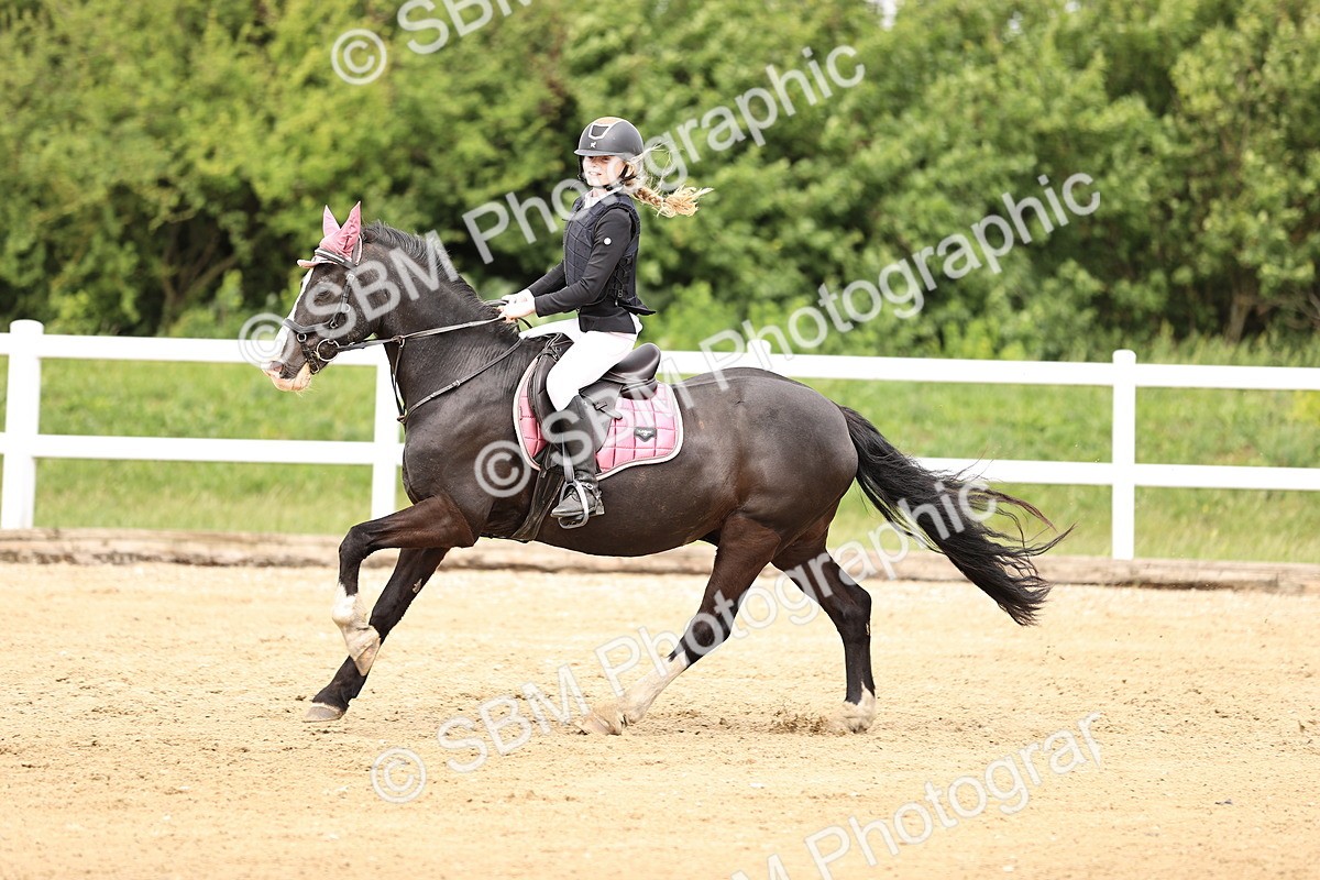 SBM_000352 - Class 4 - 1m showjumping