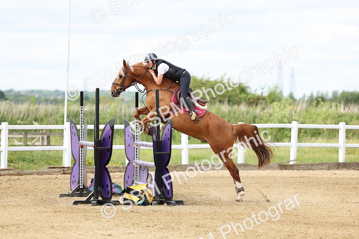 SBM_005942 - Class 19 - Senior Newcomers - 1.10m