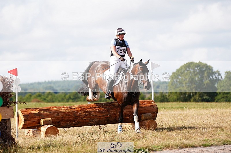 250803A-163024-17190 - Q-758-Caroline.Hutchens-CLOGORROWS.SOCKY