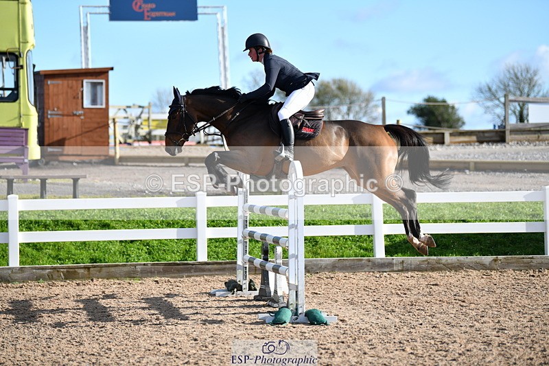 231110A-135555-00711 - Cls 5 Newcomers & 1.10m Open