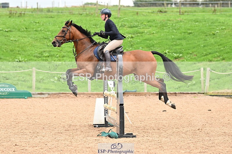 240908A-130100-03865 - Cls 15 U21 Intro 90cm-1.00m  Team Comp