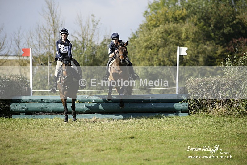  WWHT 171021 3586 - Intermediate Pairs (0.90m)  17/10/21