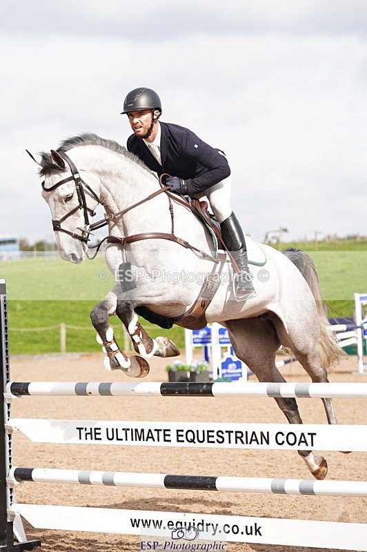 241004A-131638-00568 - Fri 03 Snr Newc & 1.10m Open