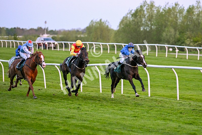 300424-Race 7-Highjacked-3210 - Race 7