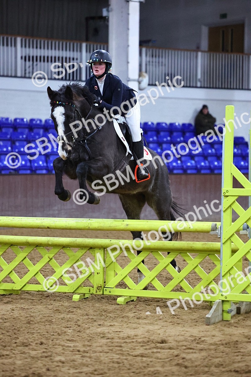 SBM_002833 - Class 6 - Holly & Ivy Stakes - 90cm