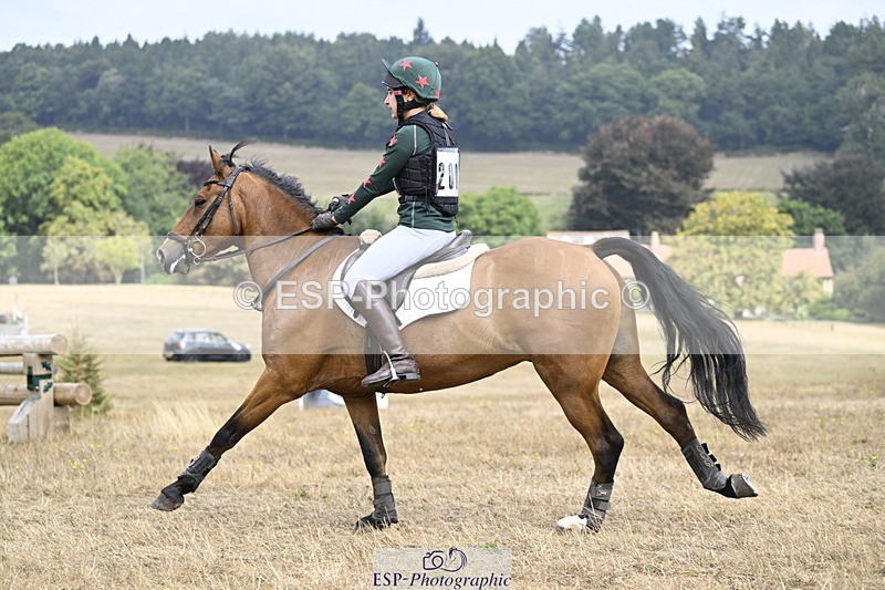 250824A-114204-35351 - 2002-Florence.Dovey-Moneyhills.Pageant