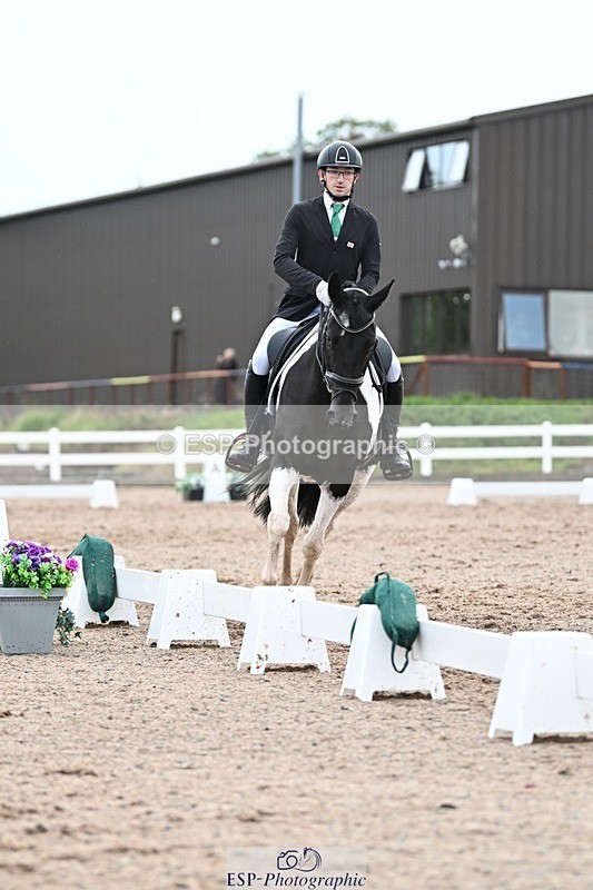 250907-120042-07329 - 020-Leo.De-ValentinoBarfields.Cosmopolitan