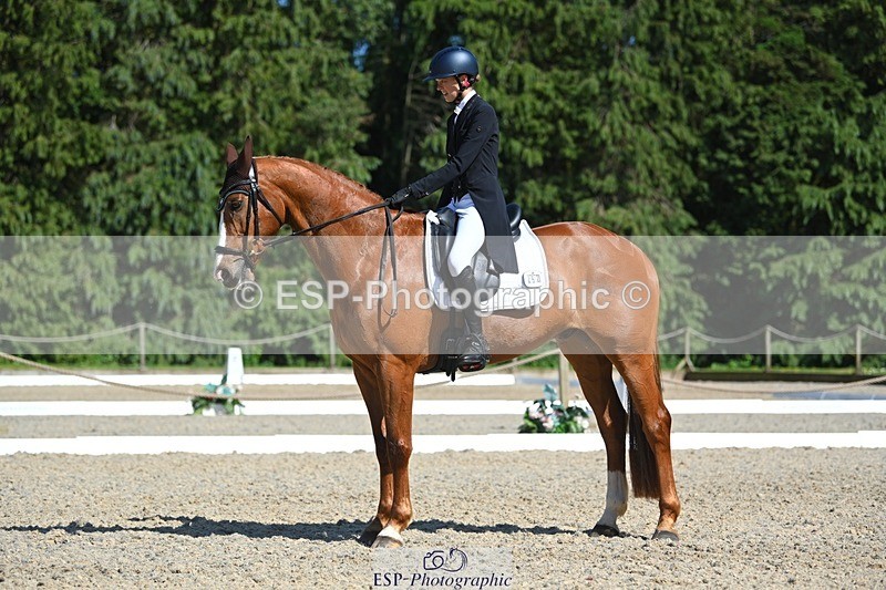 230526-160104-07242 - 252-LVS_MOVISTAR-Elizabeth_Barratt-WEDTrotUp+DR